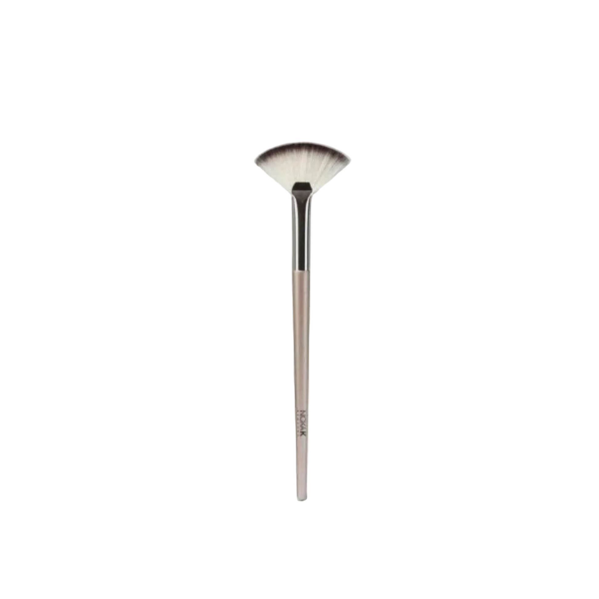 Mini fan makeup brush for precise highlighting and setting powder on face